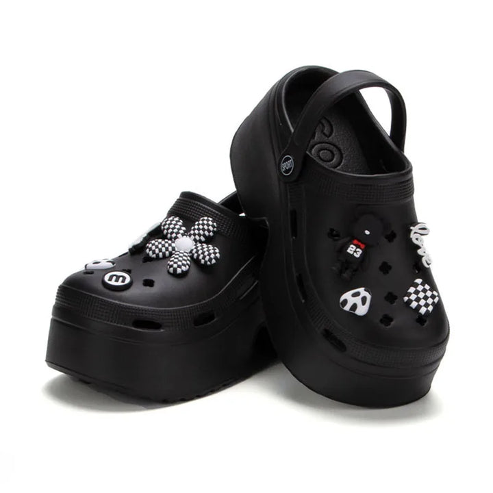 Plateau Clogs Schuhe mit dekorativen Stiften