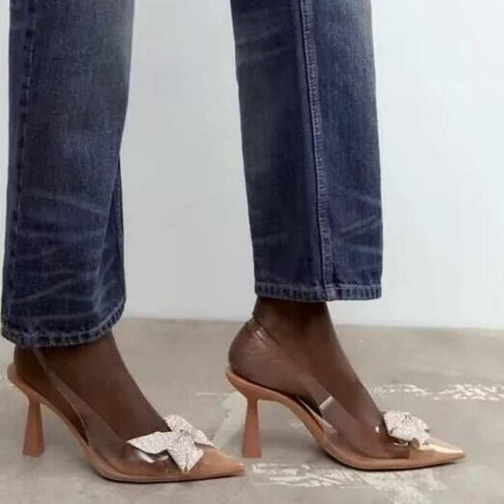 Transparente Damenstilettos mit Kristallschleife
