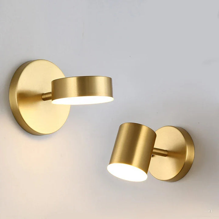 Moderne LED-Wandleuchte mit goldfarbenem Finish