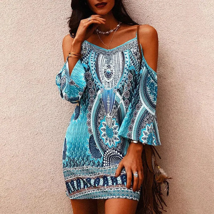 Sommerkleid mit offenen Schultern und Ethnomuster