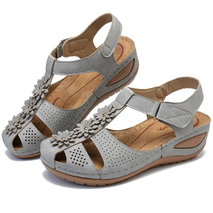 Orthopädische Damensandalen mit Blumendekoration