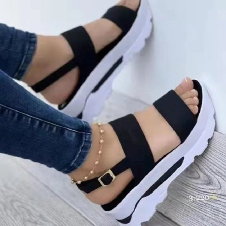Moderne Damen-Plateausandalen mit Riemchen