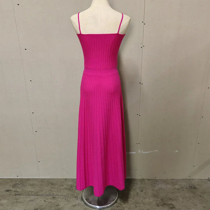 Plissiertes trägerloses Maxikleid