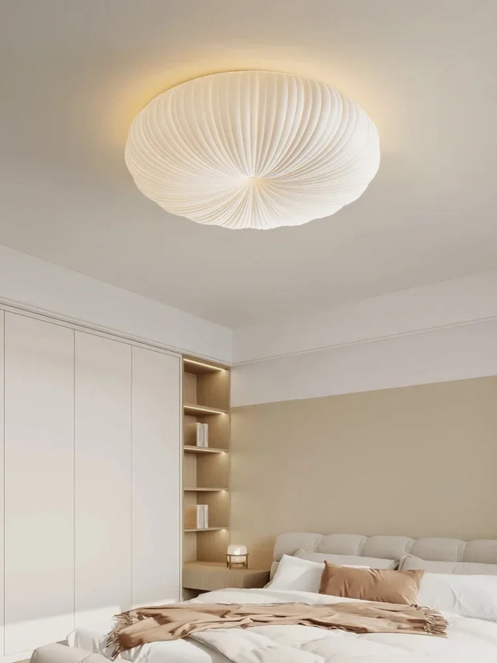 Moderne Deckenleuchte in Muschelform – Japandi-Stil