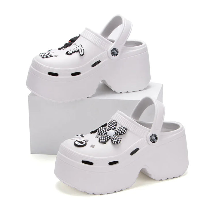 Plateau Clogs Schuhe mit dekorativen Stiften