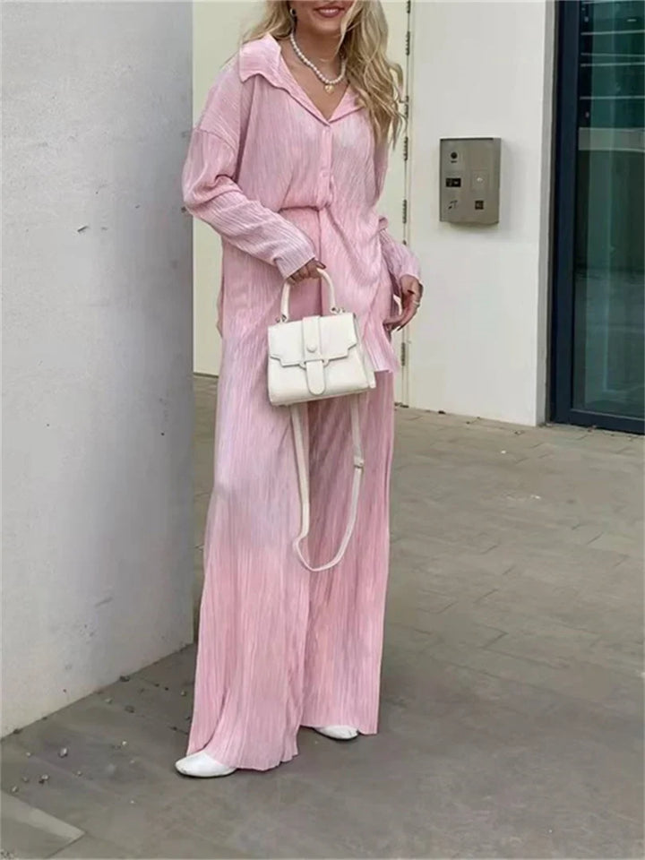 Stylisches Set mit lockerem Oberteil und weiter Hose