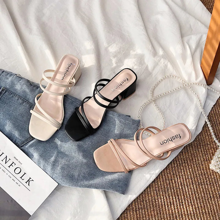 Elegante Damen-Sandalen mit hohem Absatz und mehreren Riemen