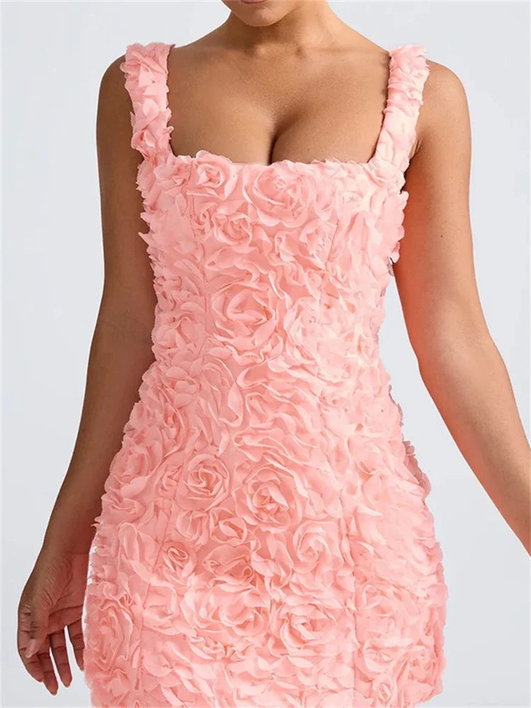 Kurzes Kleid mit 3D-Blumen und Schnürung am Rücken