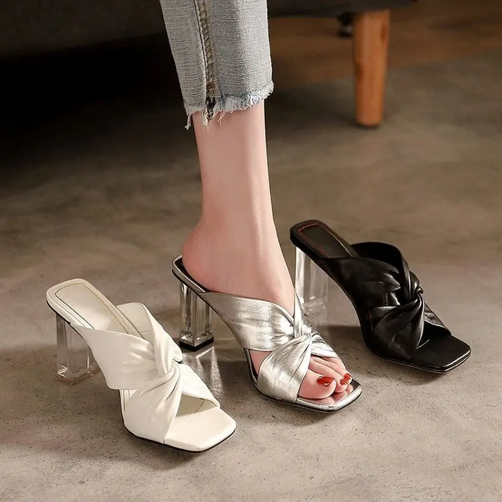 Elegante Damen-Sandalen mit gekreuzten Riemen