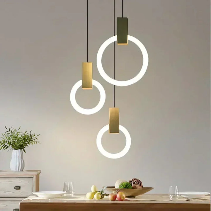 Moderne LED-Pendelleuchte mit Ringdesign