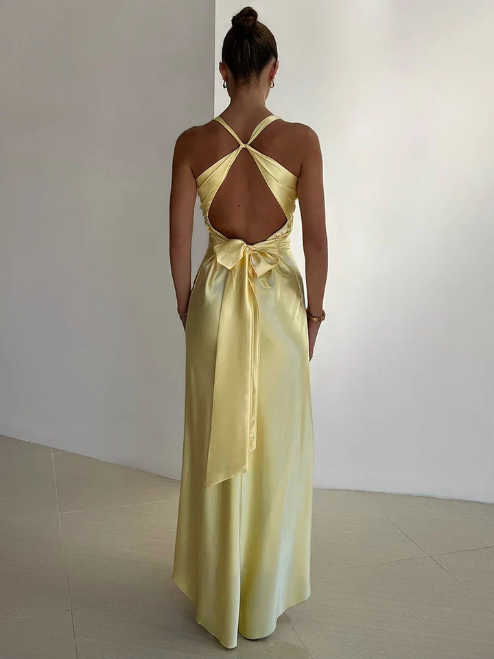 Satin-Midikleid mit Halterneck und Rückenausschnitt für besondere Anlässe