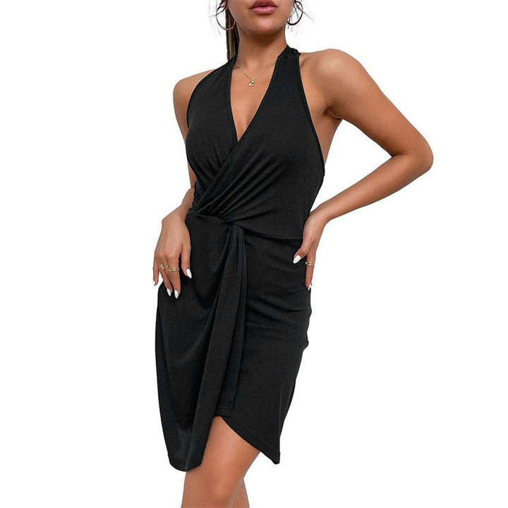 Abendkleid mit tiefem Ausschnitt und Nackenband
