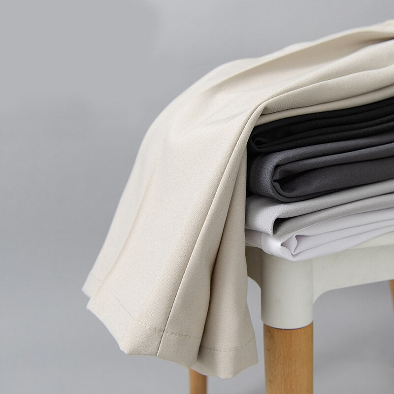 Elegante Herrenshorts mit Plissee-Details