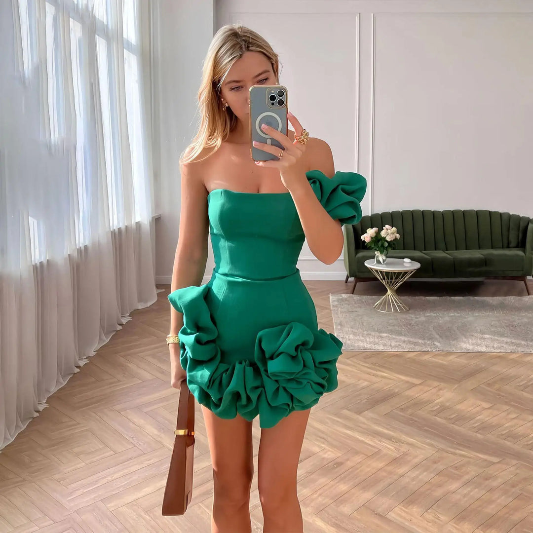 Asymmetrisches Mini-Cocktailkleid mit Volant und Corsagen-Top