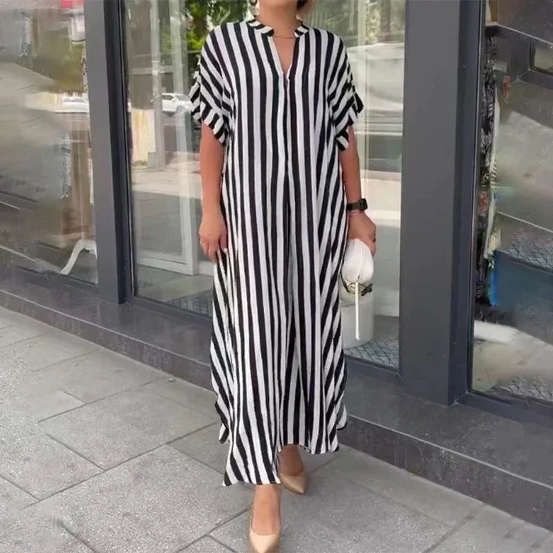 Luftiges gestreiftes Maxikleid