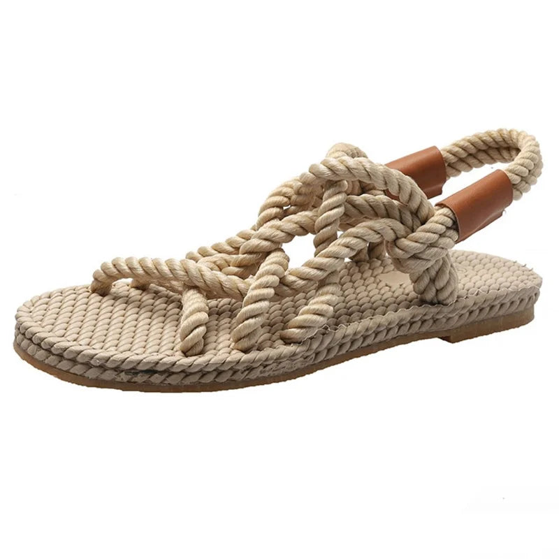 Boho-Damensandalen mit geflochtenen Riemen