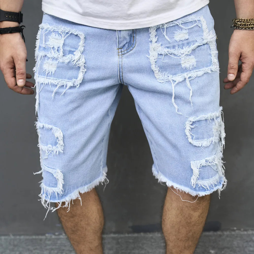 Kurze Denim-Shorts für Männer mit auffälligen Fransen