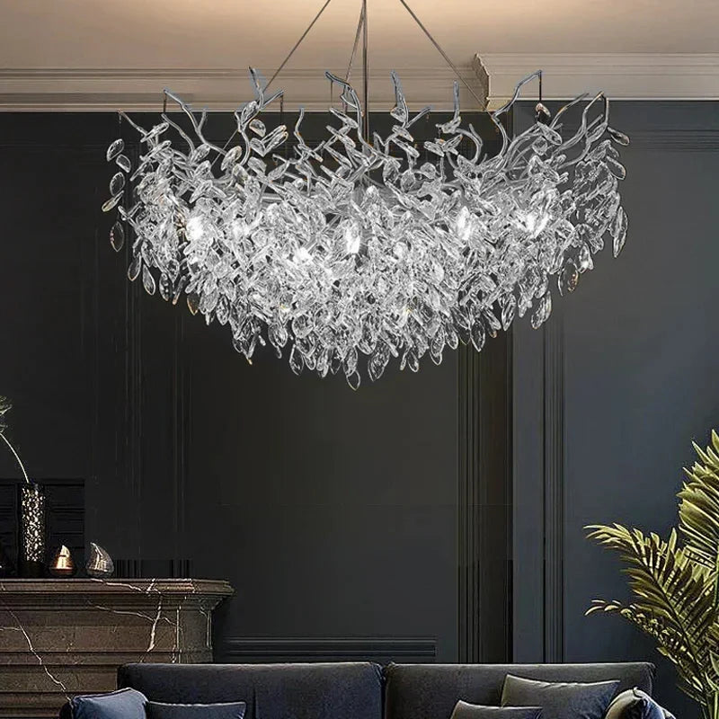 Kronleuchter mit Kristallblättern – elegantes Astdesign