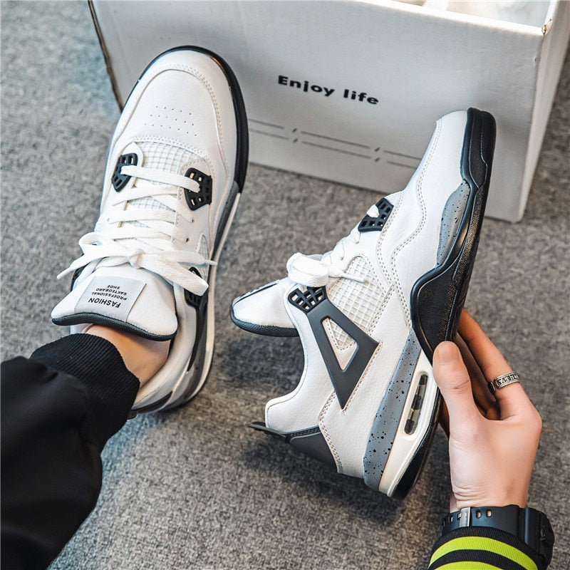 Hohe Herren-Turnschuhe im Basketball-Stil