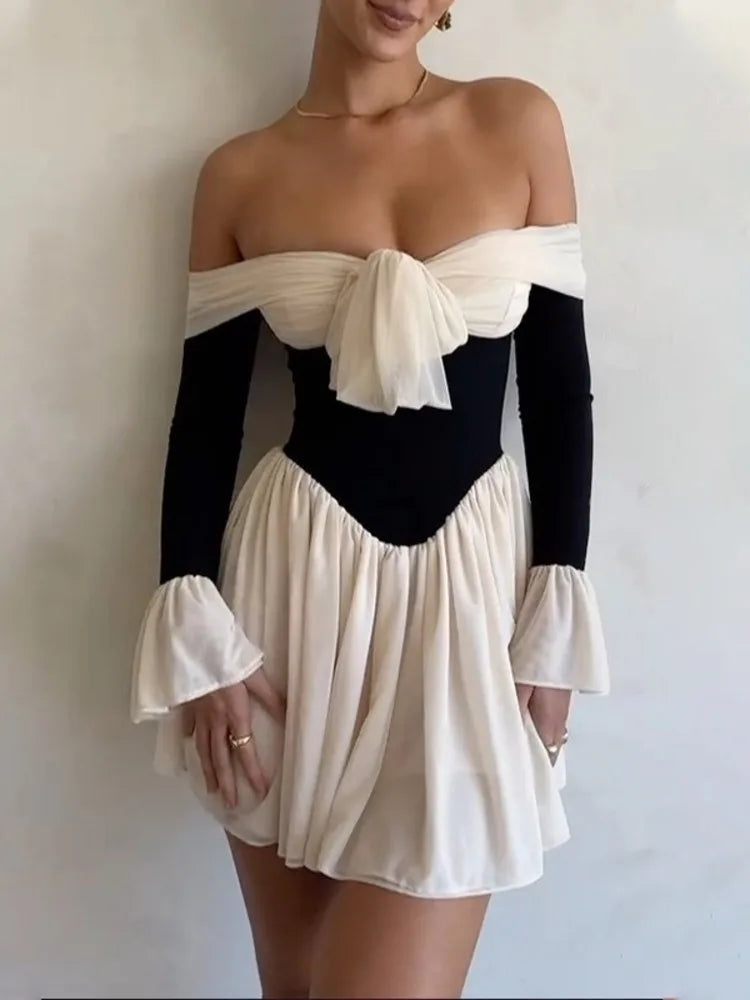 Damen Minikleid mit offenen Schultern und ausgestellten Ärmeln