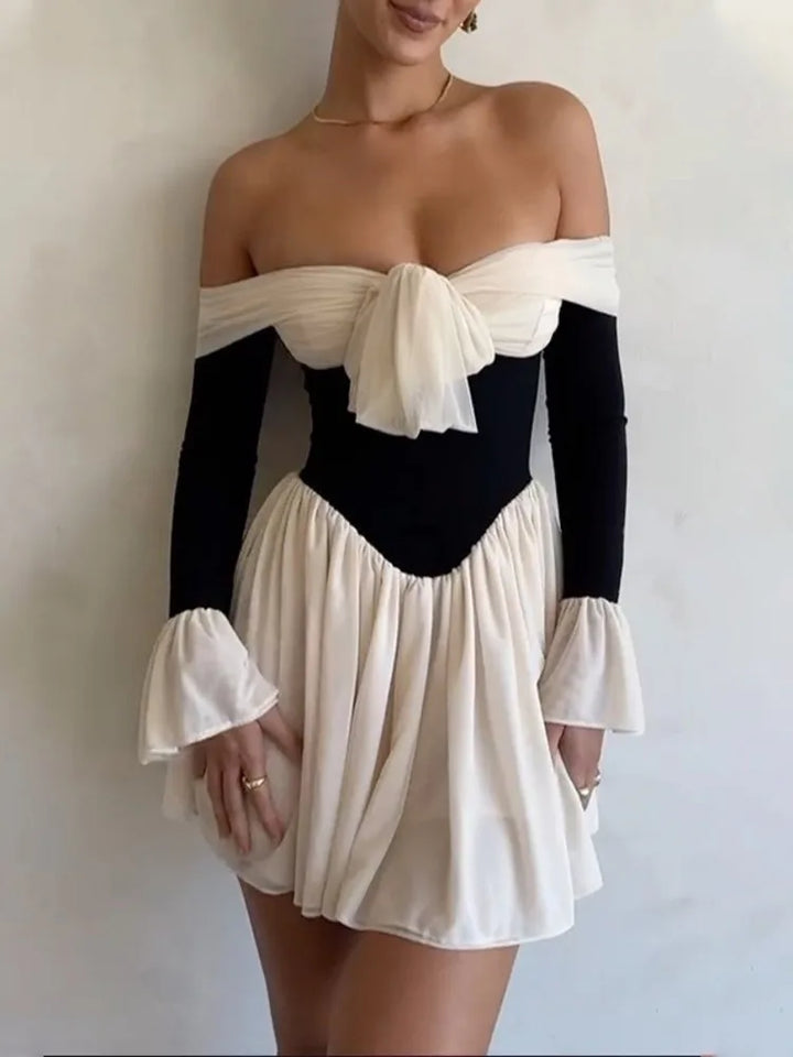Damen Minikleid mit offenen Schultern und ausgestellten Ärmeln