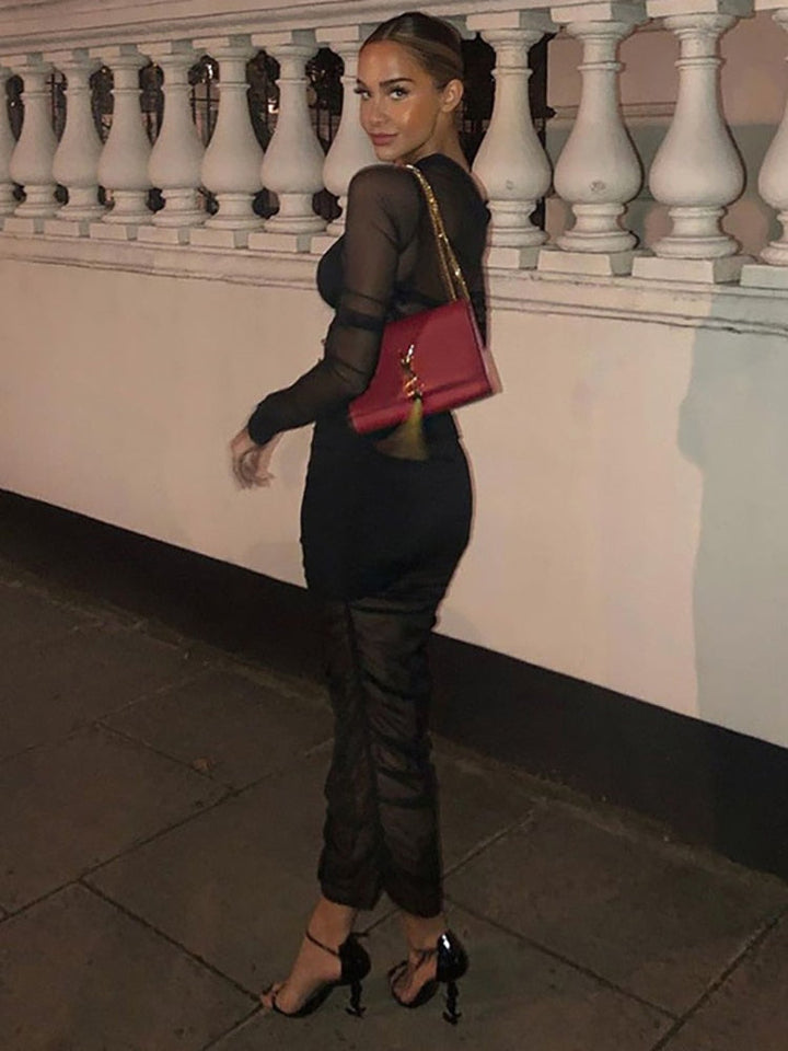 Abendkleid mit transparenten Fragmenten