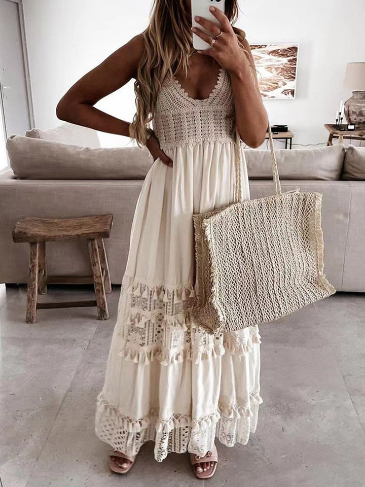 Romantisches langes Kleid mit durchbrochenen Einsätzen