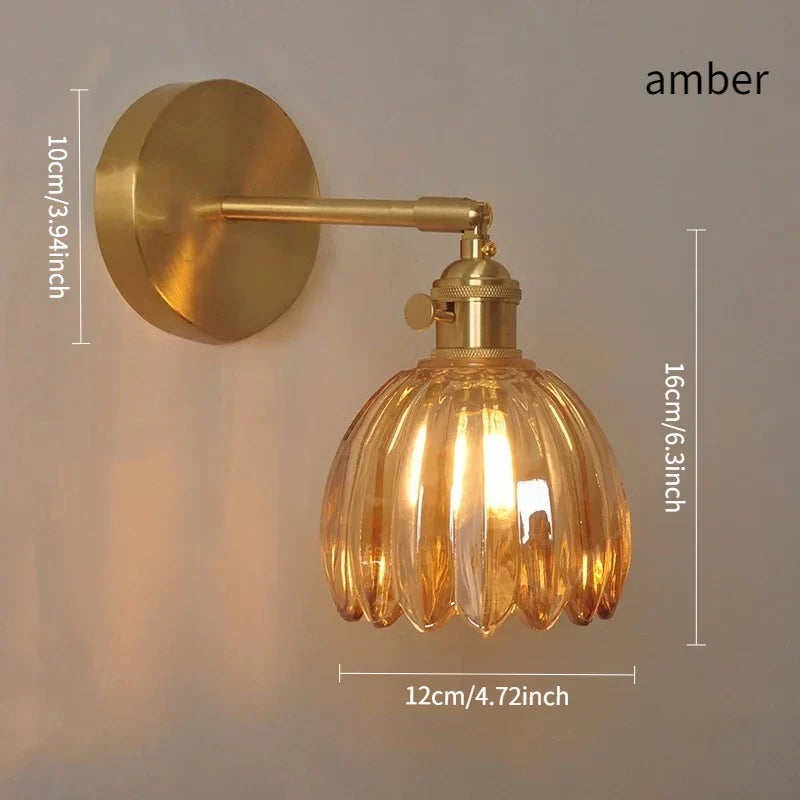 Retro-Wandleuchte mit Tulpenförmigem Glasschirm und Goldenem Finish