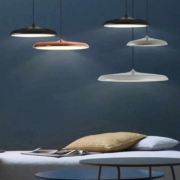 Moderne LED-Pendelleuchte mit ultraflachem Schirm – Designerleuchte für Wohn- oder Esszimmer