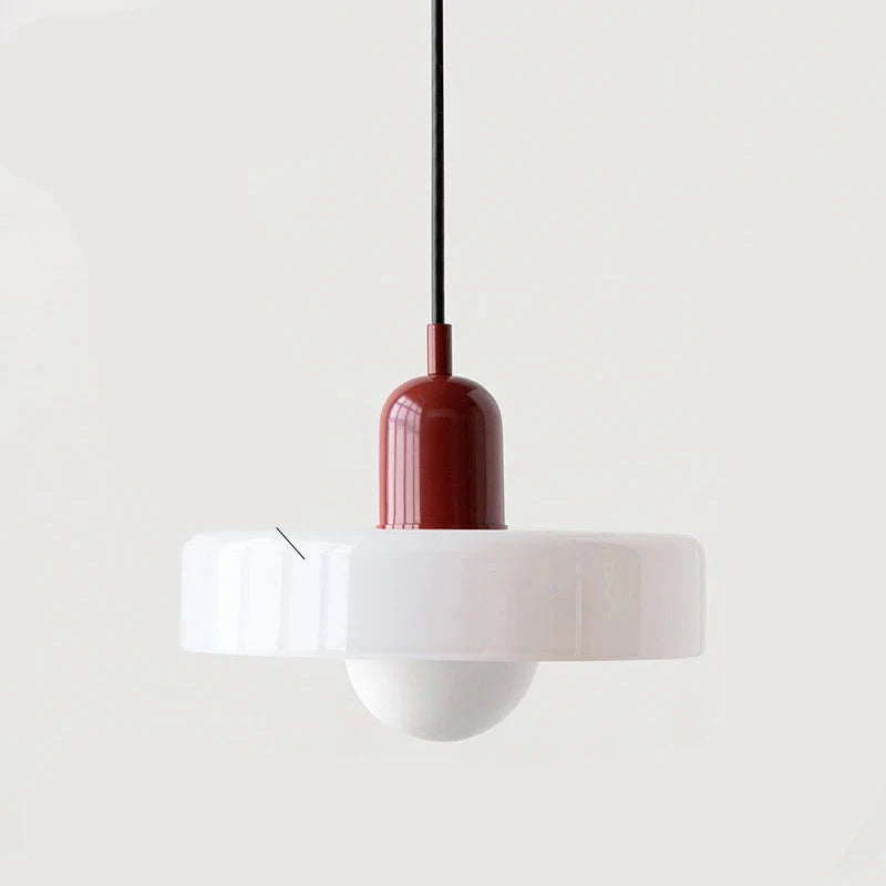 Moderne Pendelleuchte mit farbigem Glasschirm – Bauhaus-Design