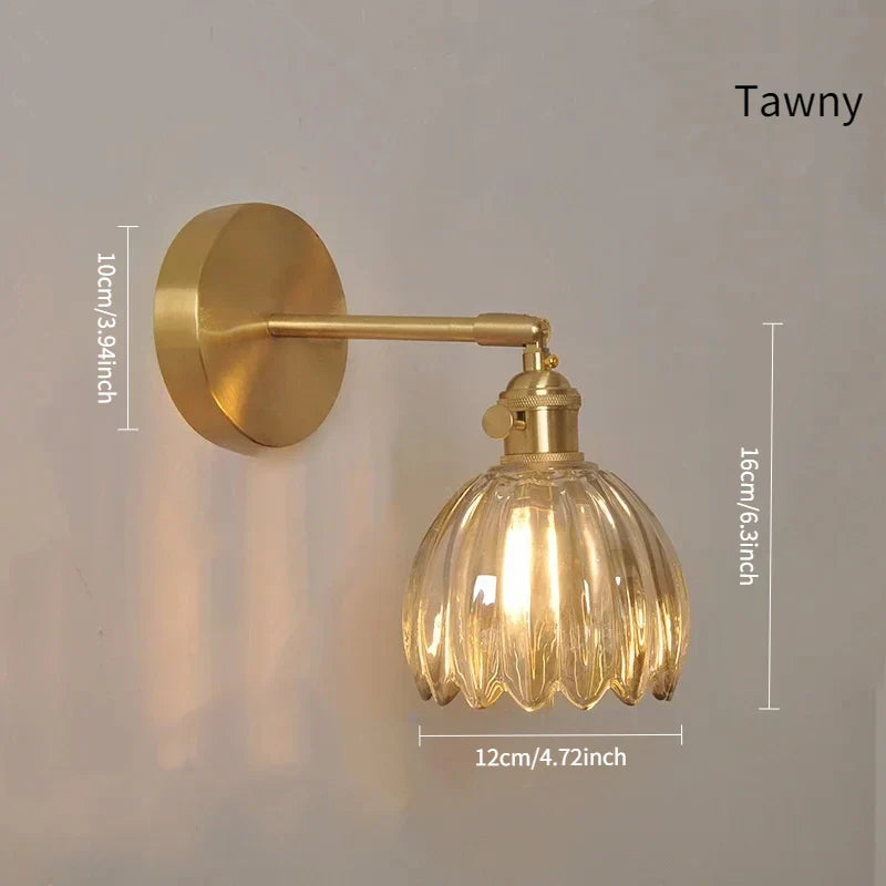 Retro-Wandleuchte mit Tulpenförmigem Glasschirm und Goldenem Finish