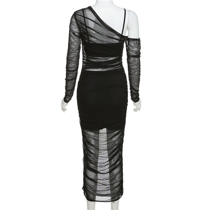 Abendkleid mit transparenten Fragmenten