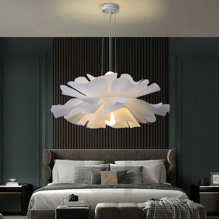Pendelleuchte in Lotusblütenform – Dekorative Deckenleuchte mit Schichtschirm