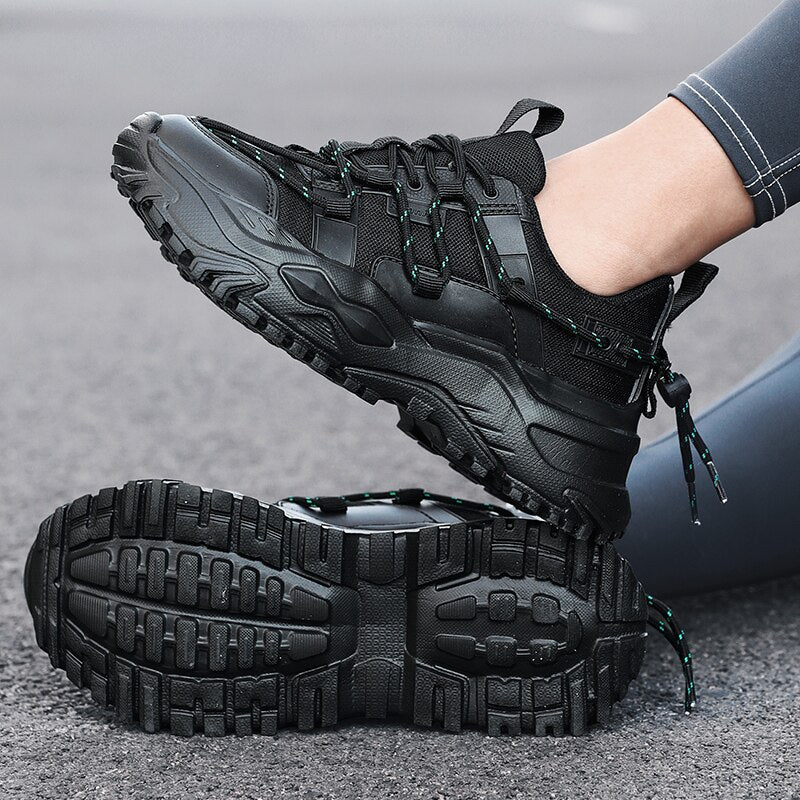 Herren-Turnschuhe mit hoher Sohle