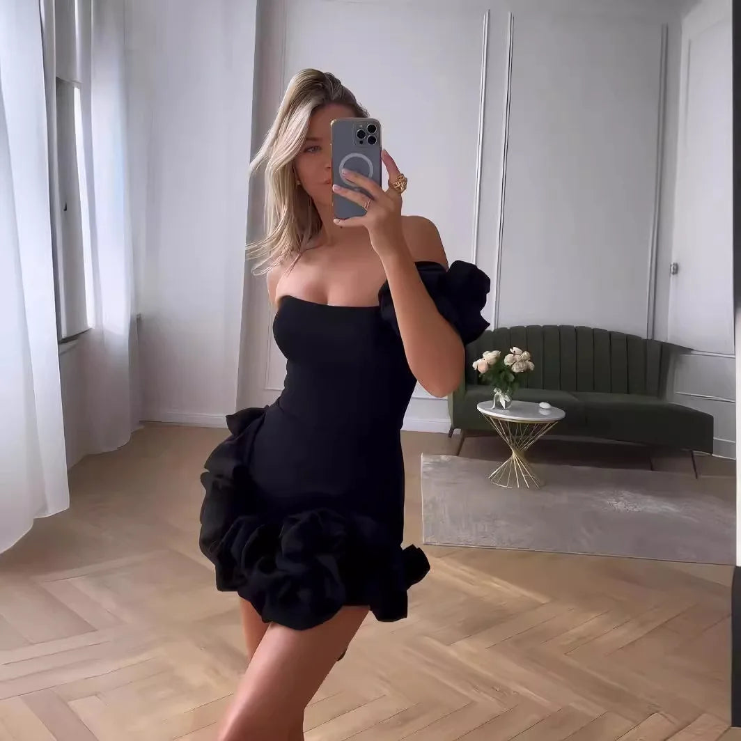 Asymmetrisches Mini-Cocktailkleid mit Volant und Corsagen-Top