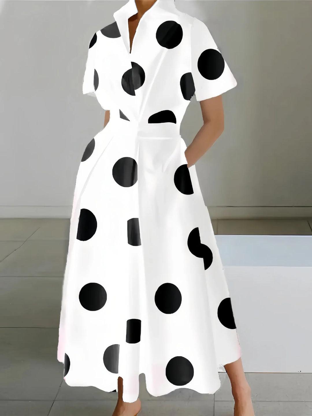 Ärmelloses Midikleid mit Kragen im minimalistischen Stil