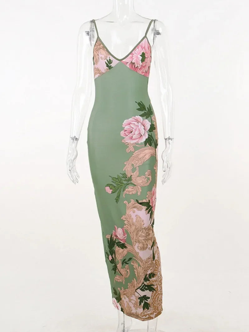 Figurbetontes Maxikleid mit Blumenmuster und Spaghettiträgern