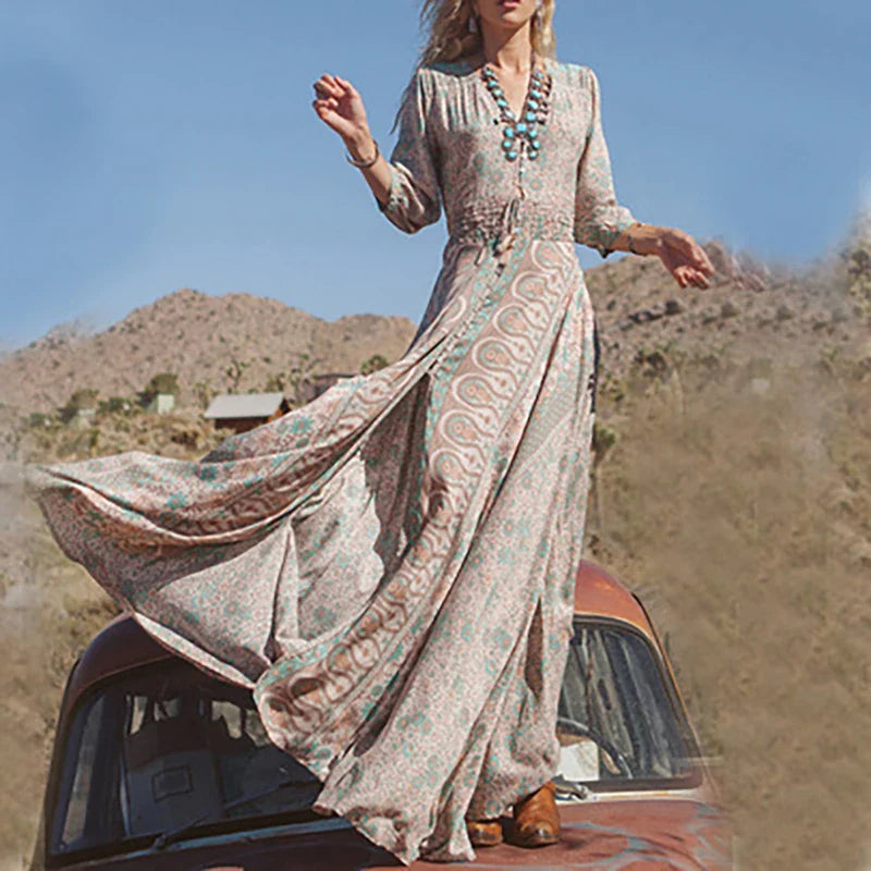 Langes Boho-Kleid mit Schlitz und Knopfleiste