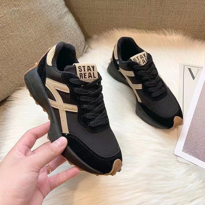 Damen-Retro-Sneaker mit Wildledereinsätzen