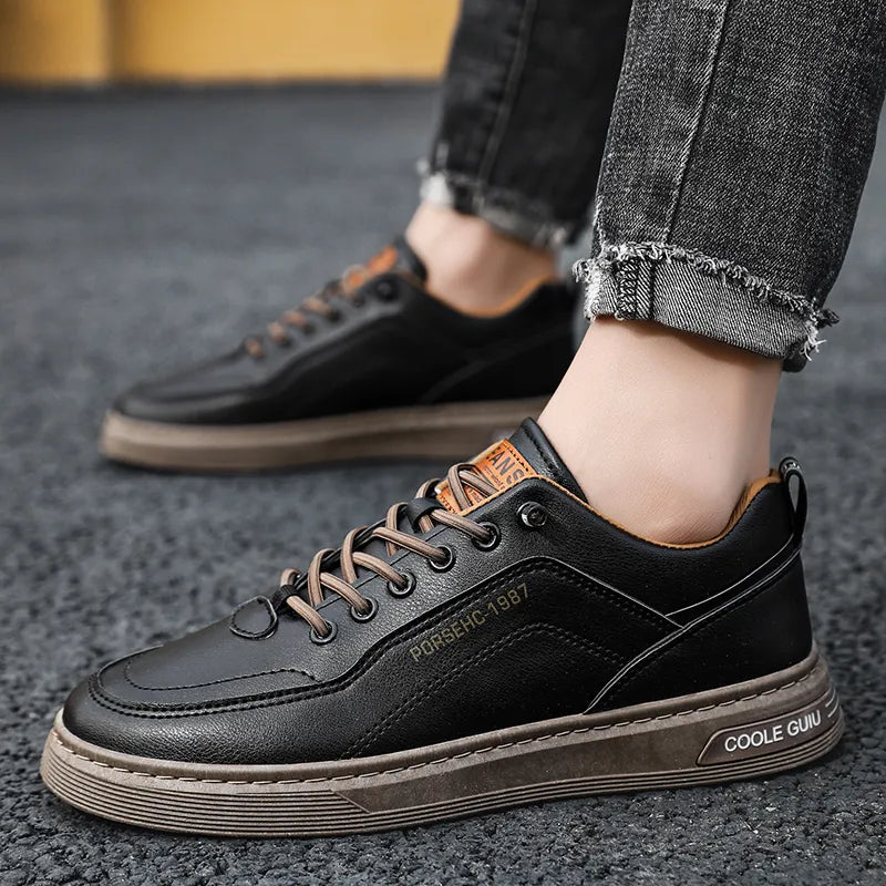 Minimalistische Herren-Sneaker im klassischen Stil