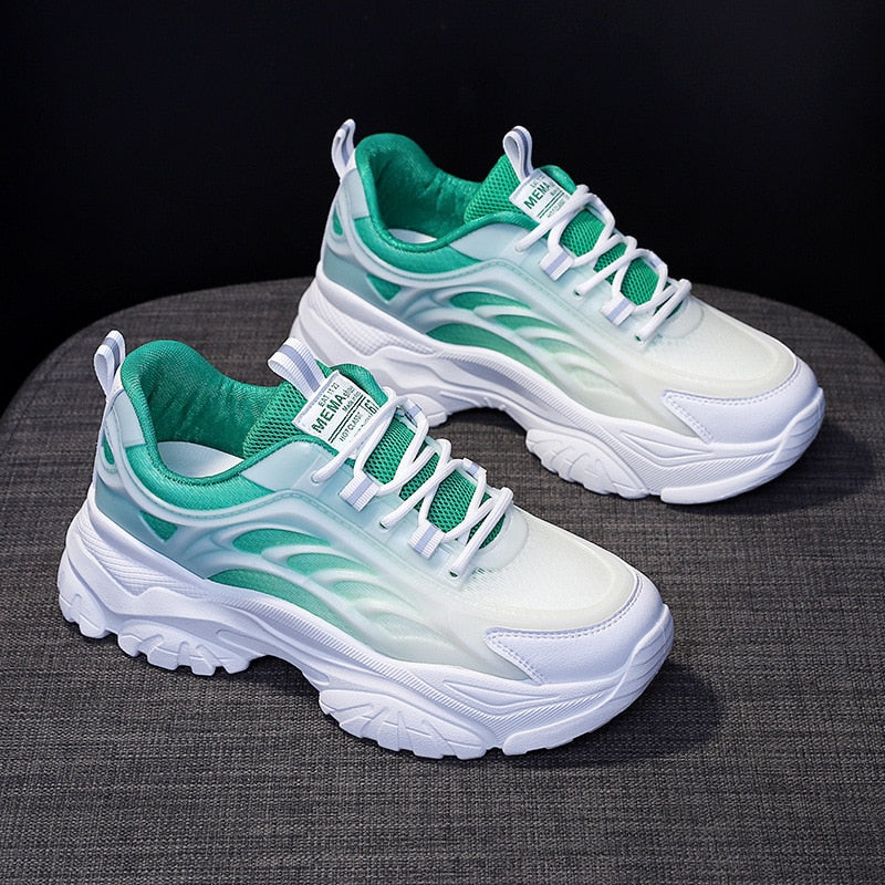 Chunky Sneakers für Damen mit zarten Farbakzenten