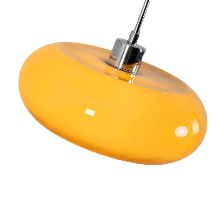 Pendelleuchte mit opalisierendem Glasschirm – eleganter Retro-Bauhaus-Akzent