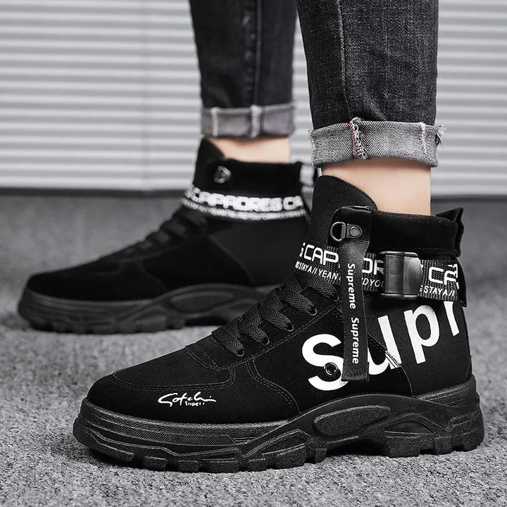 Städtische Herrenschuhe mit hohem Schaft und Riemen