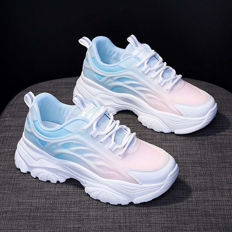Chunky Sneakers für Damen mit zarten Farbakzenten