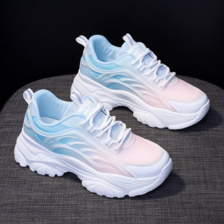 Chunky Sneakers für Damen mit zarten Farbakzenten