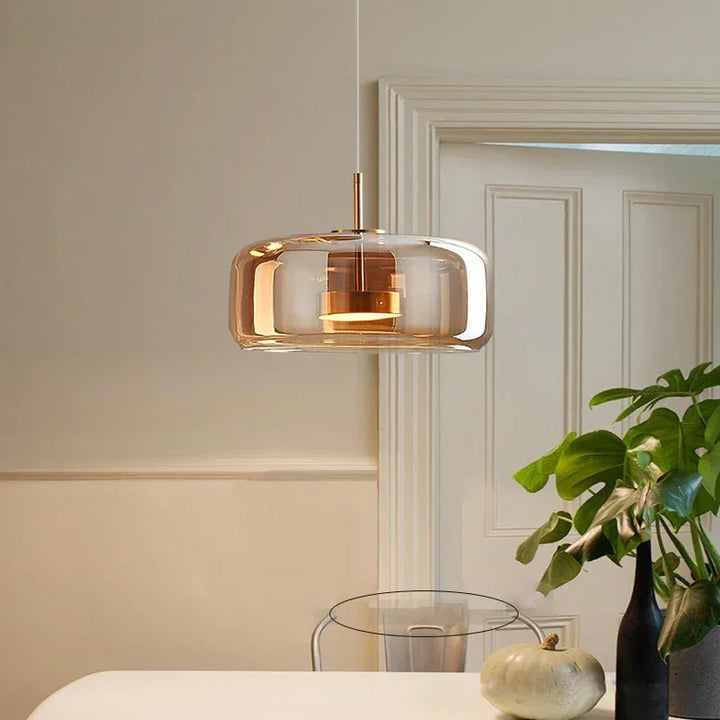 Moderne LED-Pendelleuchte aus Glas mit goldenem Finish