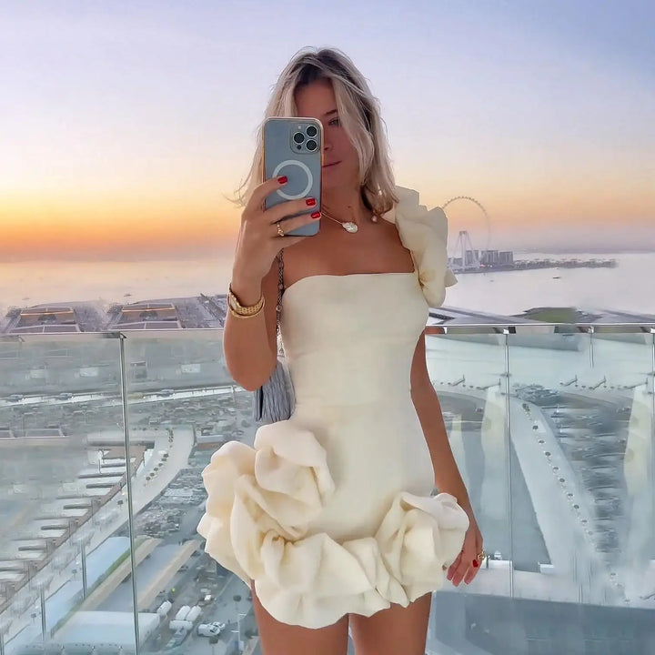 Asymmetrisches Mini-Cocktailkleid mit Volant und Corsagen-Top