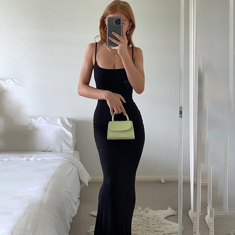 Elegantes langes trägerloses Kleid