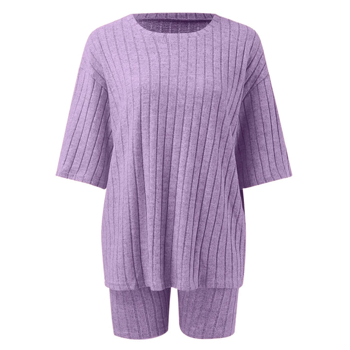 Bequemes Strickset für zu Hause mit locker sitzendem Oberteil und kurzer Hose