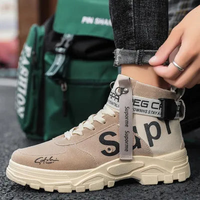 Städtische Herrenschuhe mit hohem Schaft und Riemen